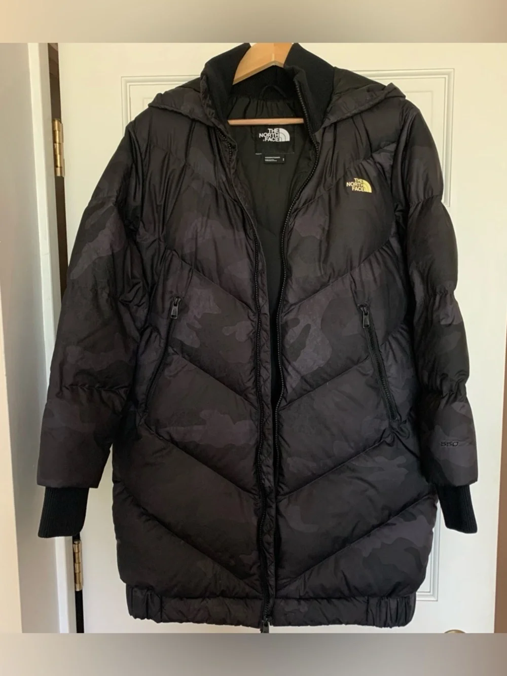 The North Face Albroz 550
Fill Power Down Parka in black camo print - Picture 2 of 5